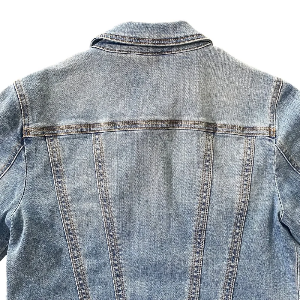 Chico’s Light Wash Jean Jacket Small 4-6
